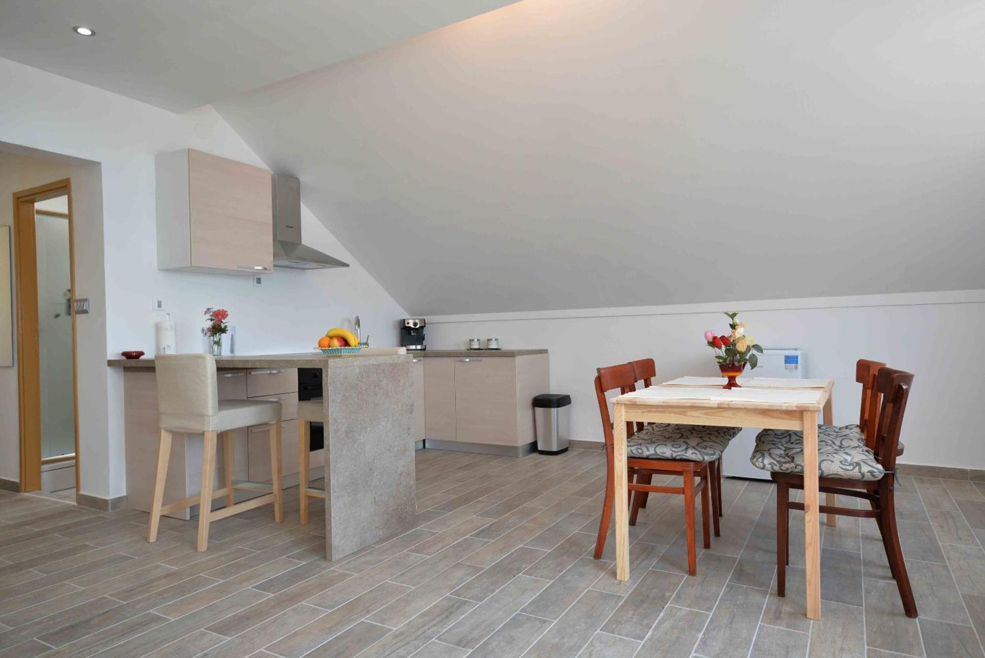 Apartments Mili - Near The Sea And The Centar Of Place Betina  Exterior foto
