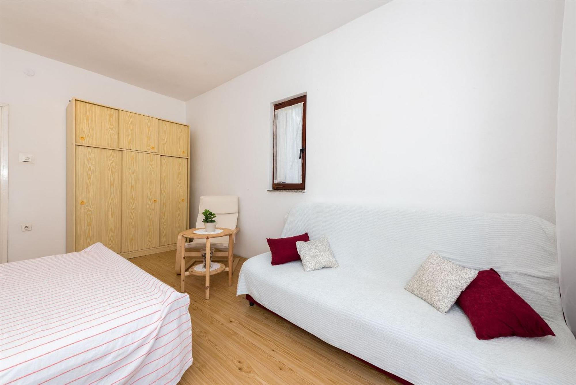 Apartments Mili - Near The Sea And The Centar Of Place Betina  Exterior foto