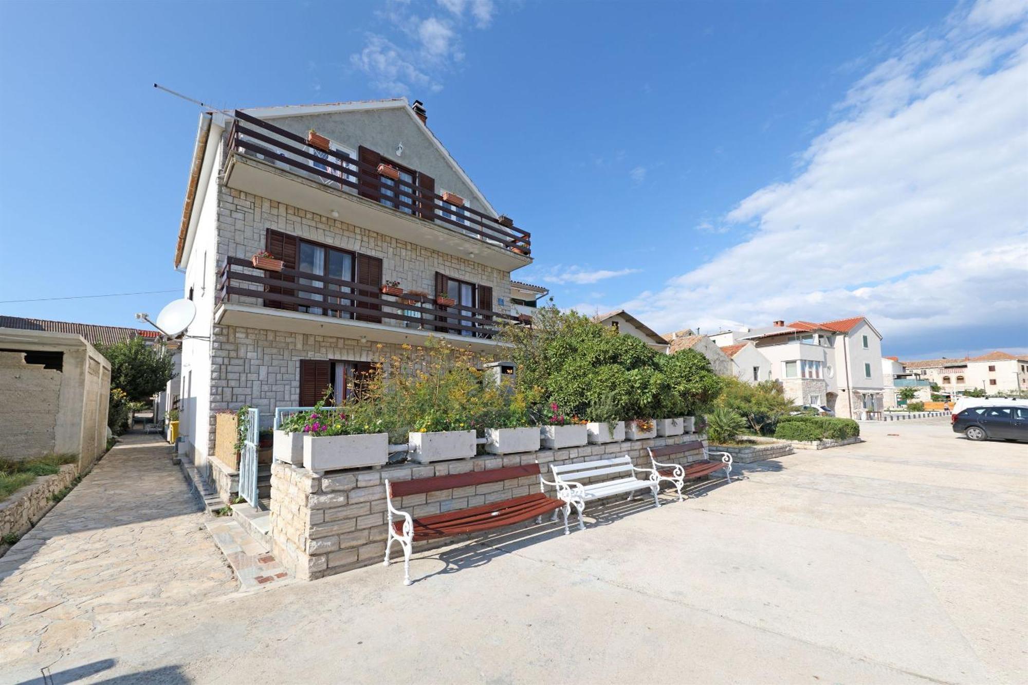 Apartments Mili - Near The Sea And The Centar Of Place Betina  Exterior foto