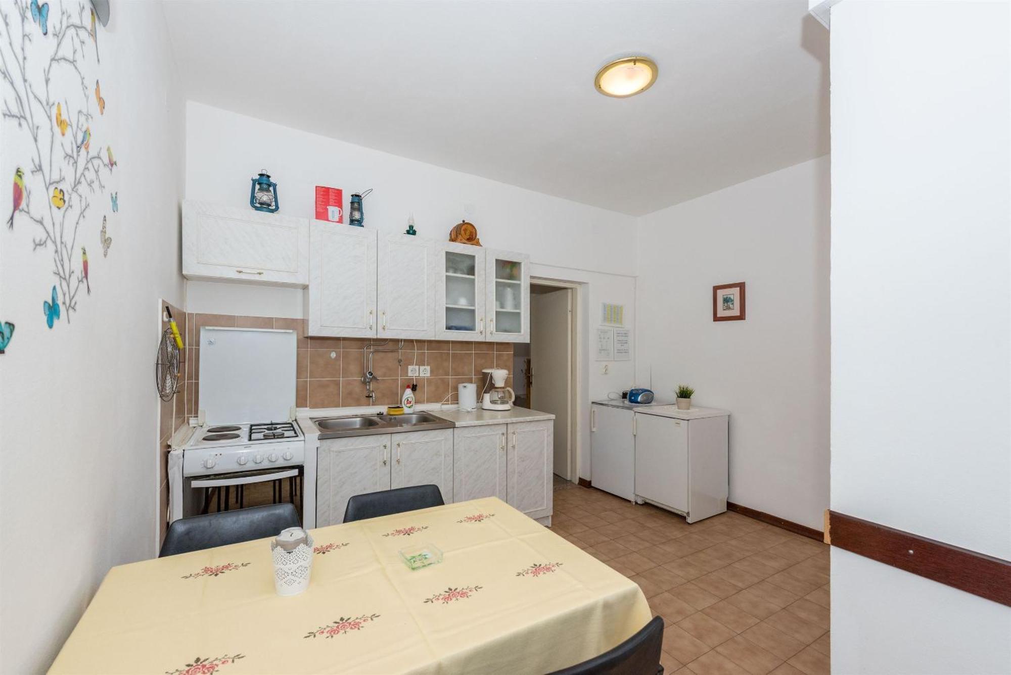Apartments Mili - Near The Sea And The Centar Of Place Betina  Exterior foto