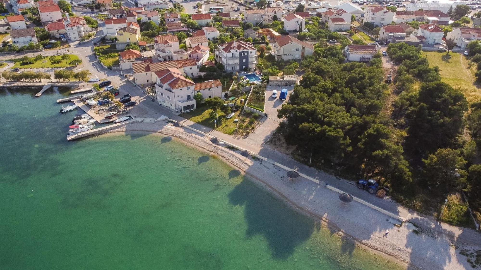 Apartments Mili - Near The Sea And The Centar Of Place Betina  Exterior foto